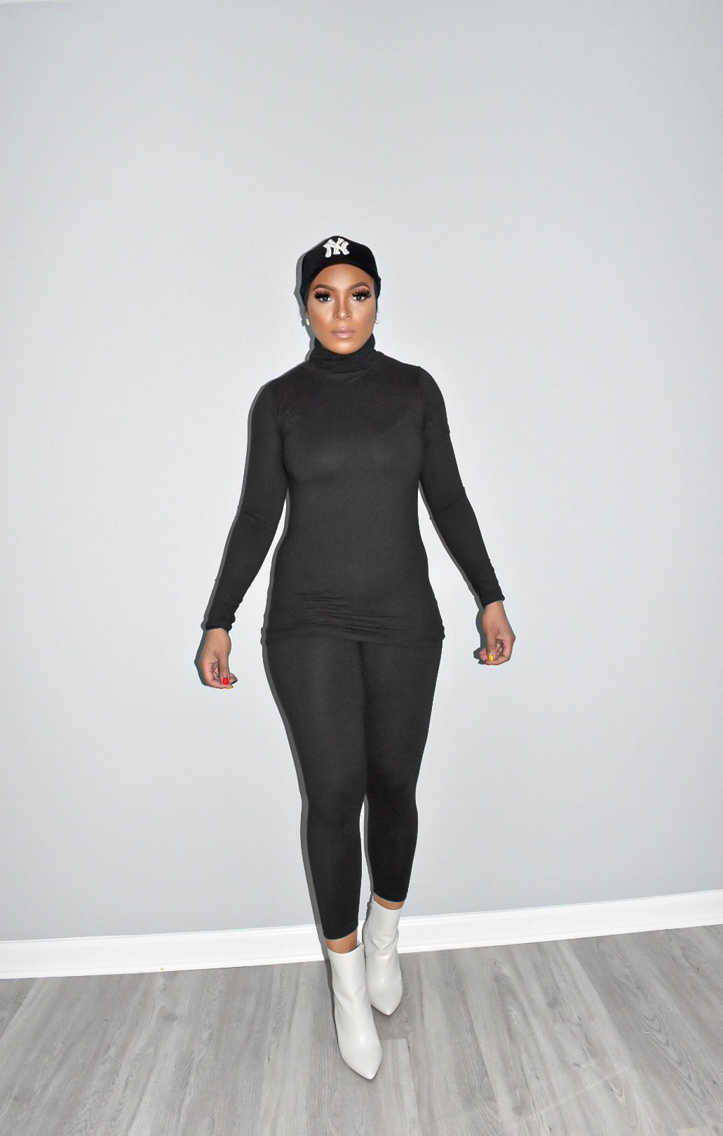 Basic Yet Essential Chill Set | Black